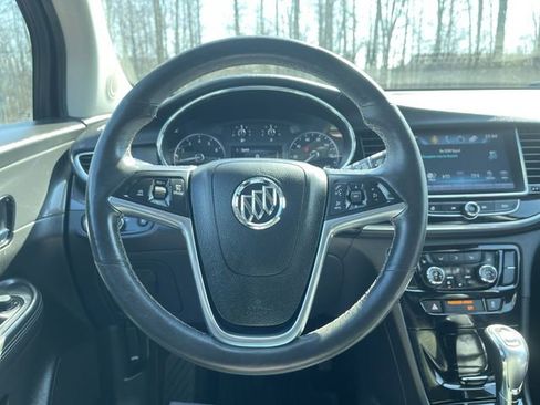 Certified 2018 Buick Encore Essence FWD image 11