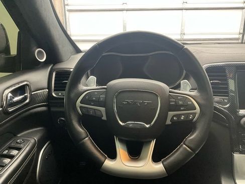 Used 2016 Jeep Grand Cherokee SRT image 9