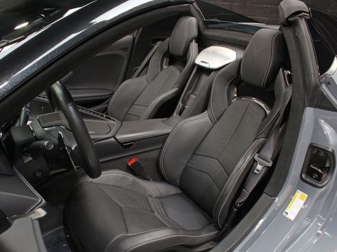 Used 2024 Chevrolet Corvette Stingray Premium Conv w/ Z51 Performance Package RWD image 37