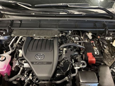 Used 2024 Toyota Highlander XLE AWD/4WD image 56