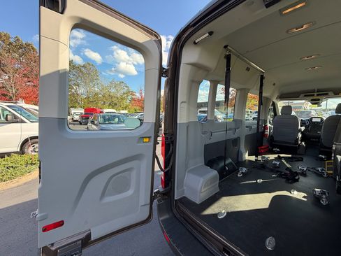 Used 2017 Ford Transit 350 XL image 24