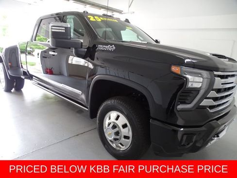 Used 2025 Chevrolet Silverado 3500 High Country w/ Technology Package AWD/4WD image 1