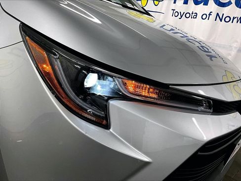 Certified 2025 Toyota Corolla LE FWD image 31