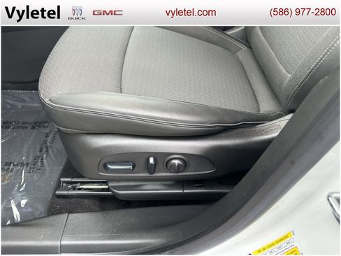 Used 2023 Buick Encore GX Preferred w/ Cold Weather Comfort Package image 17