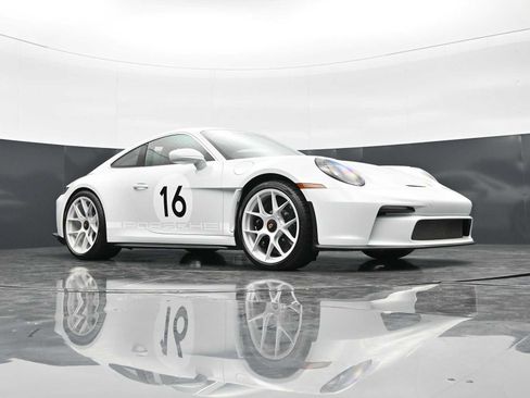 Certified 2024 Porsche 911 GT3 RS RWD image 52