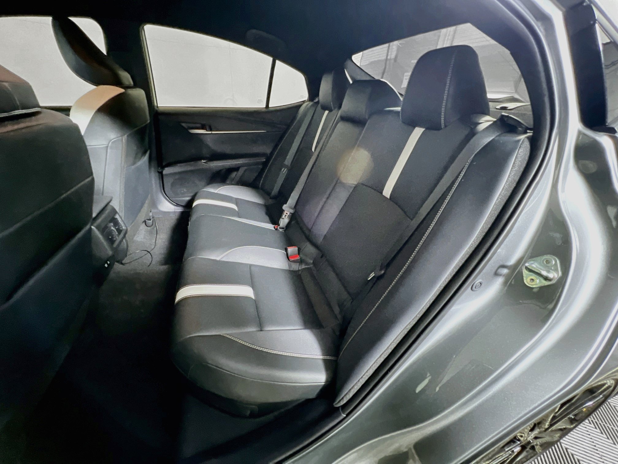 Used 2025 Toyota Camry SE FWD image 29