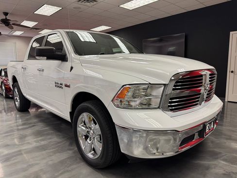 Used 2017 RAM 1500 Lone Star AWD/4WD image 3