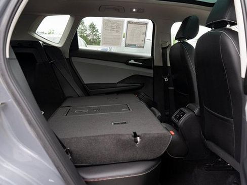 Certified 2023 Volkswagen Taos SE w/ Panoramic Sunroof Package AWD/4WD image 27