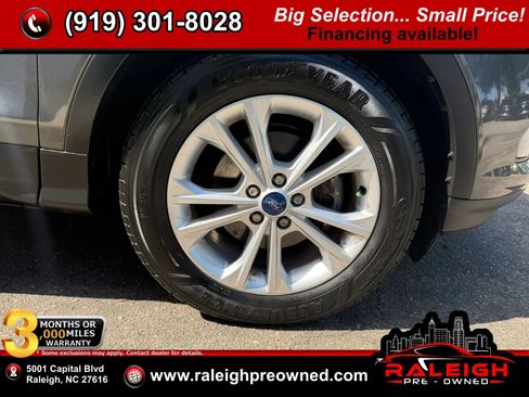 Used 2019 Ford Escape SE FWD image 34
