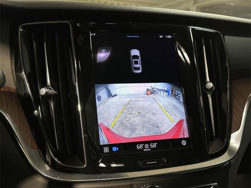 Used 2023 Volvo S60 B5 Plus image 18