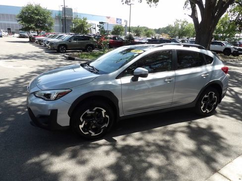 Used 2021 Subaru Crosstrek 2.5i Limited w/ Moonroof Package 2 AWD/4WD image 3