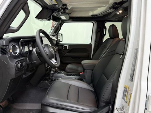New 2026 Jeep Wrangler Unlimited Sahara AWD/4WD image 14