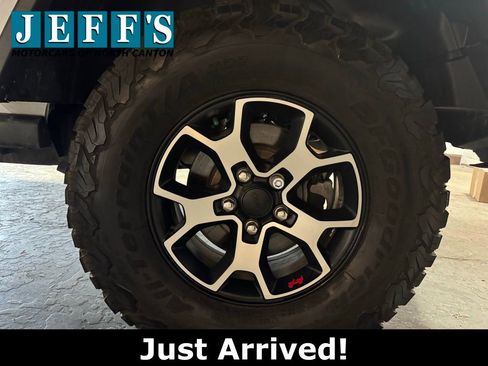 Used 2021 Jeep Wrangler Unlimited Sahara w/ Uconnect 4C Nav & Sound Group image 25