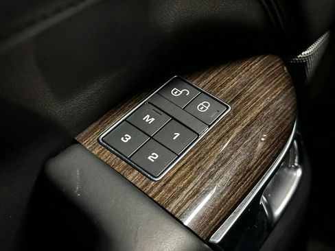 Used 2019 Land Rover Range Rover Sport HSE AWD/4WD image 32