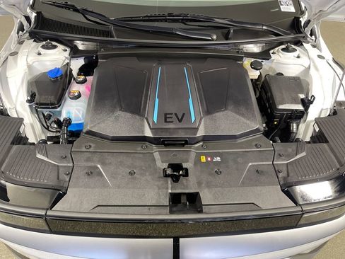 Used 2022 Hyundai Ioniq 5 SE image 9