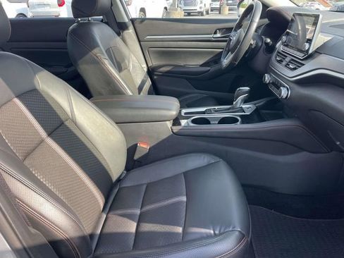 Used 2024 Nissan Altima 2.5 SR FWD image 16