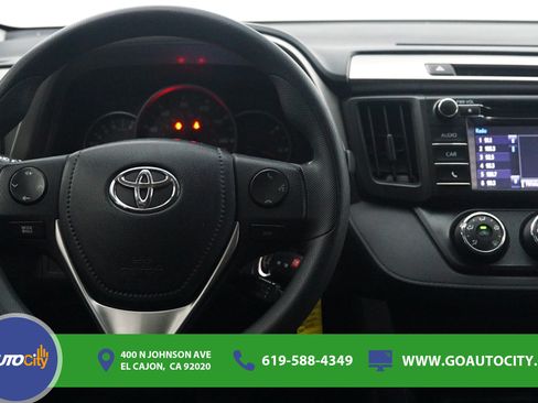 Used 2016 Toyota RAV4 LE FWD image 5