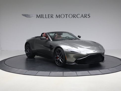 Used 2021 Aston Martin V8 Vantage Roadster image 11