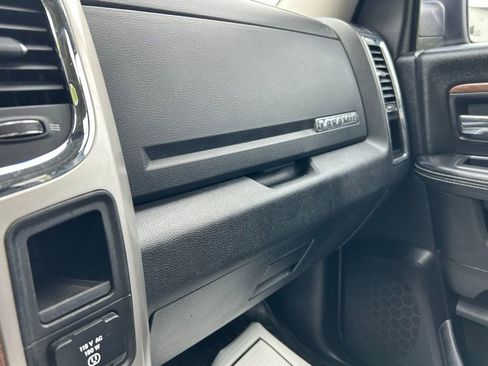 Used 2016 RAM 1500 Laramie w/ Convenience Group AWD/4WD image 32