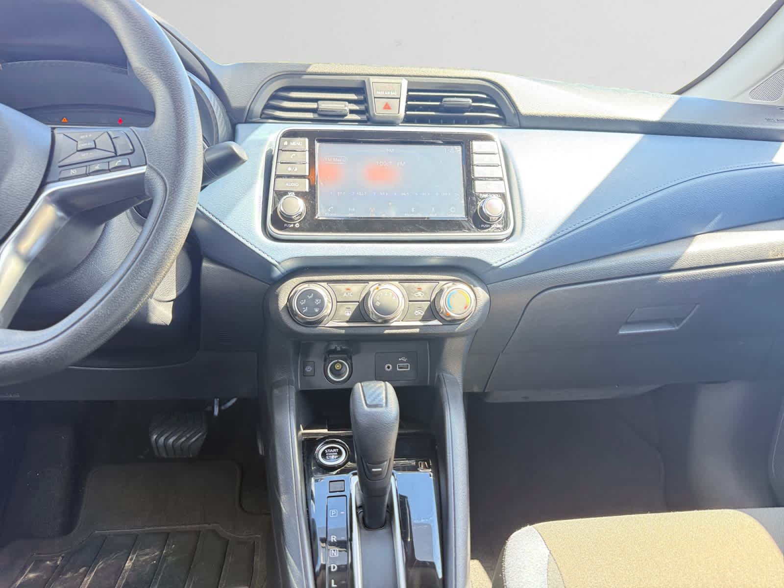 Used 2025 Nissan Versa SV FWD image 11