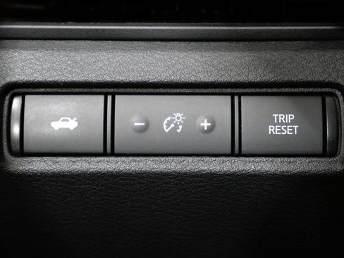 Used 2024 Nissan Altima 2.5 SV image 13