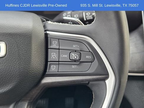 Used 2023 Jeep Grand Cherokee L Limited AWD/4WD image 30