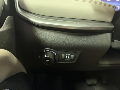 Used 2025 Jeep Compass Limited AWD/4WD image 18