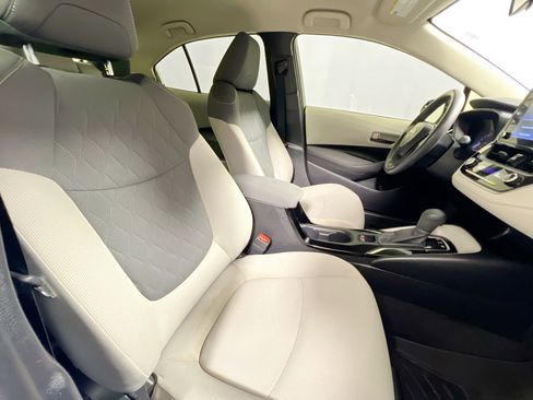 Used 2022 Toyota Corolla LE FWD image 30