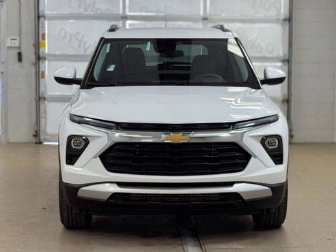 New 2026 Chevrolet TrailBlazer LT w/ Driver Confidence Package FWD image 2