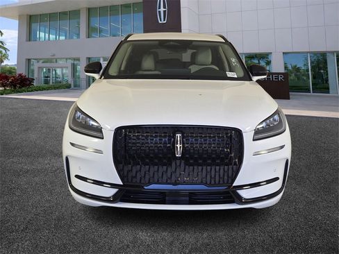 New 2026 Lincoln Corsair Premiere image 3