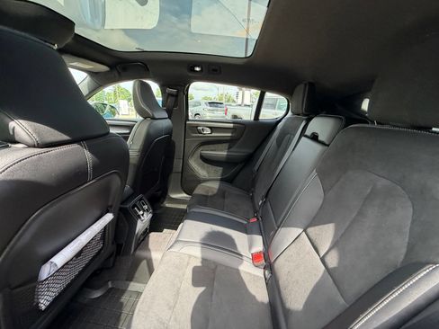 Used 2023 Volvo C40 P8 Recharge Plus w/ Climate Package AWD/4WD image 5