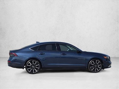Used 2023 Honda Accord Touring image 4