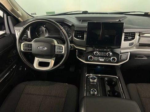 Used 2024 Ford Expedition XLT image 12