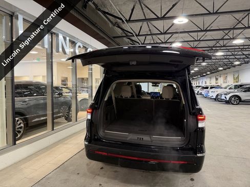 Certified 2023 Lincoln Navigator L Reserve image 12
