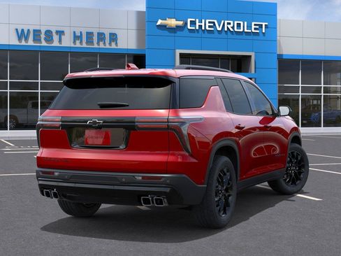 Used 2026 Chevrolet Traverse LT w/ Midnight/Sport Edition AWD/4WD image 4