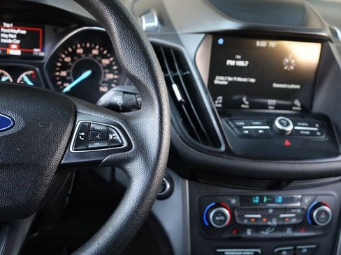 Used 2019 Ford Escape SE image 33