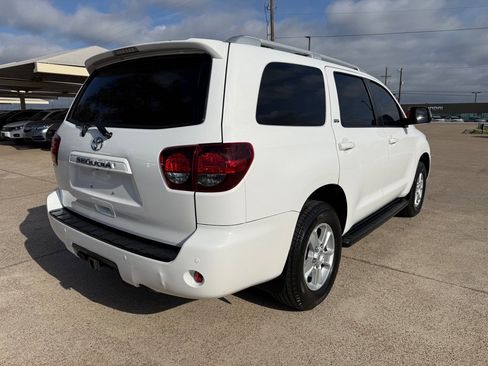 Used 2019 Toyota Sequoia SR5 RWD image 7