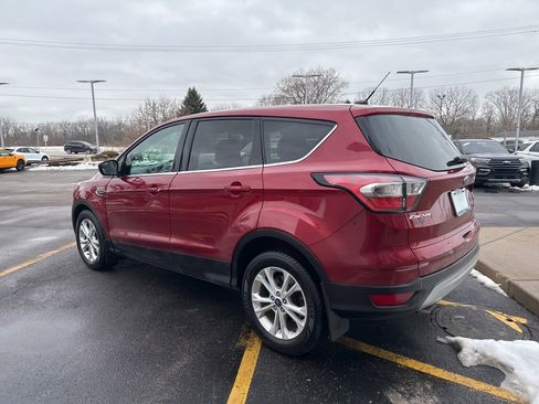 Used 2017 Ford Escape SE image 4