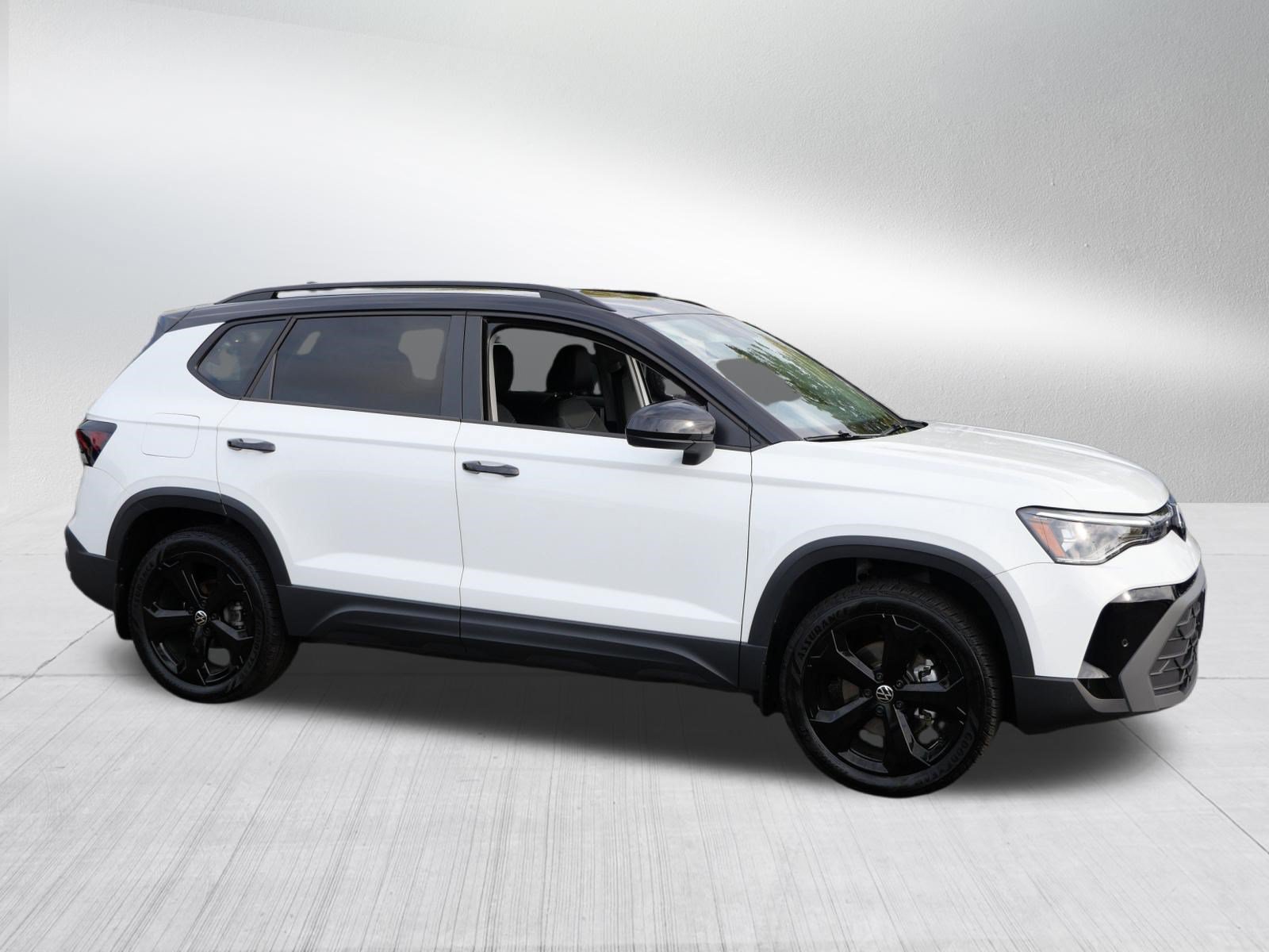 Certified 2025 Volkswagen Taos SE AWD/4WD image 8