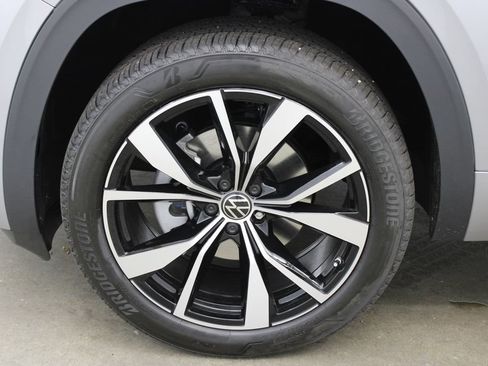 New 2025 Volkswagen Atlas Cross Sport SEL Premium R-Line AWD/4WD image 29