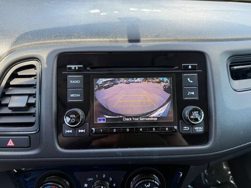 Used 2021 Honda HR-V LX image 28