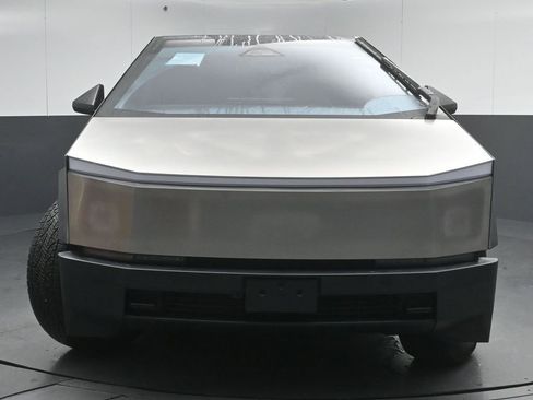 Used 2024 Tesla Cybertruck AWD Crew Cab image 2