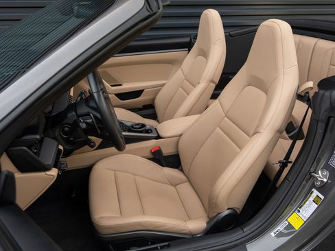Certified 2021 Porsche 911 Carrera S RWD image 5