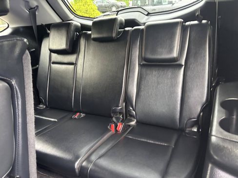Used 2018 Toyota Highlander XLE FWD image 13