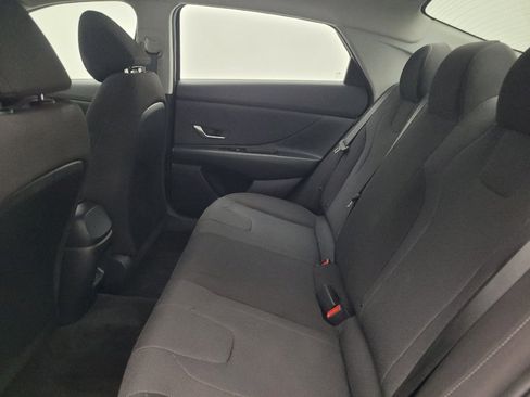 Used 2025 Hyundai Elantra SE FWD image 18