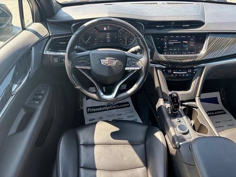 Used 2023 Cadillac XT6 Premium Luxury FWD image 3