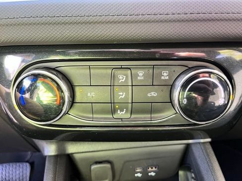 Used 2024 Chevrolet TrailBlazer LT w/ Driver Confidence Package FWD image 30
