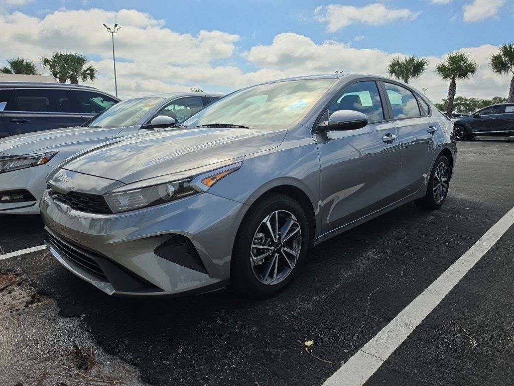 Certified 2022 Kia Forte LXS w/ LXS Technology Package FWD image 6