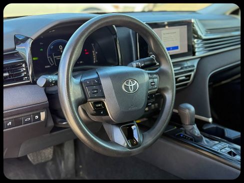 Used 2025 Toyota Camry LE FWD image 14