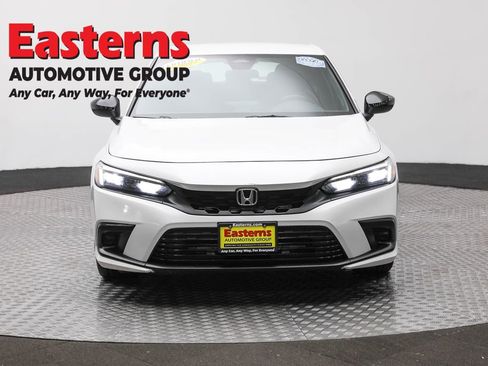 Used 2023 Honda Civic Sport image 2